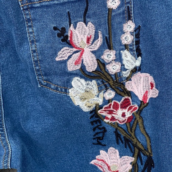 Shein Flare Jeans Womens Large 8/10 Embroidered Floral Boho Bohemian Cottagecore - Picture 4 of 12